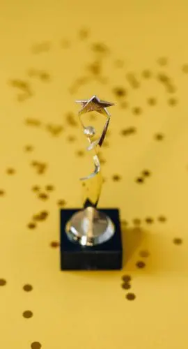 Love sand hand drink